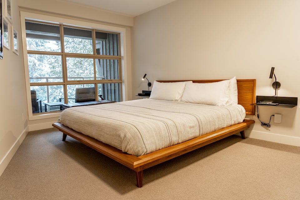 A top-floor condo by the Blackcomb gondola, Whistler, British Columbia, Canada, photo 8 of 10