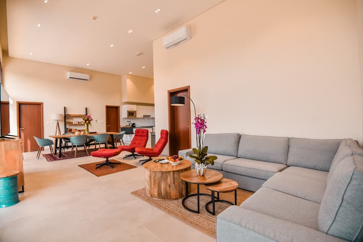 Villa Palmview · Serene Lagoon-side Pool Escape - Oman