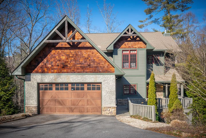 Hidden Creek Craftsman Retreat