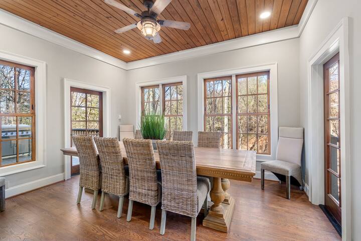 Hidden Creek Craftsman Retreat gallery image 4