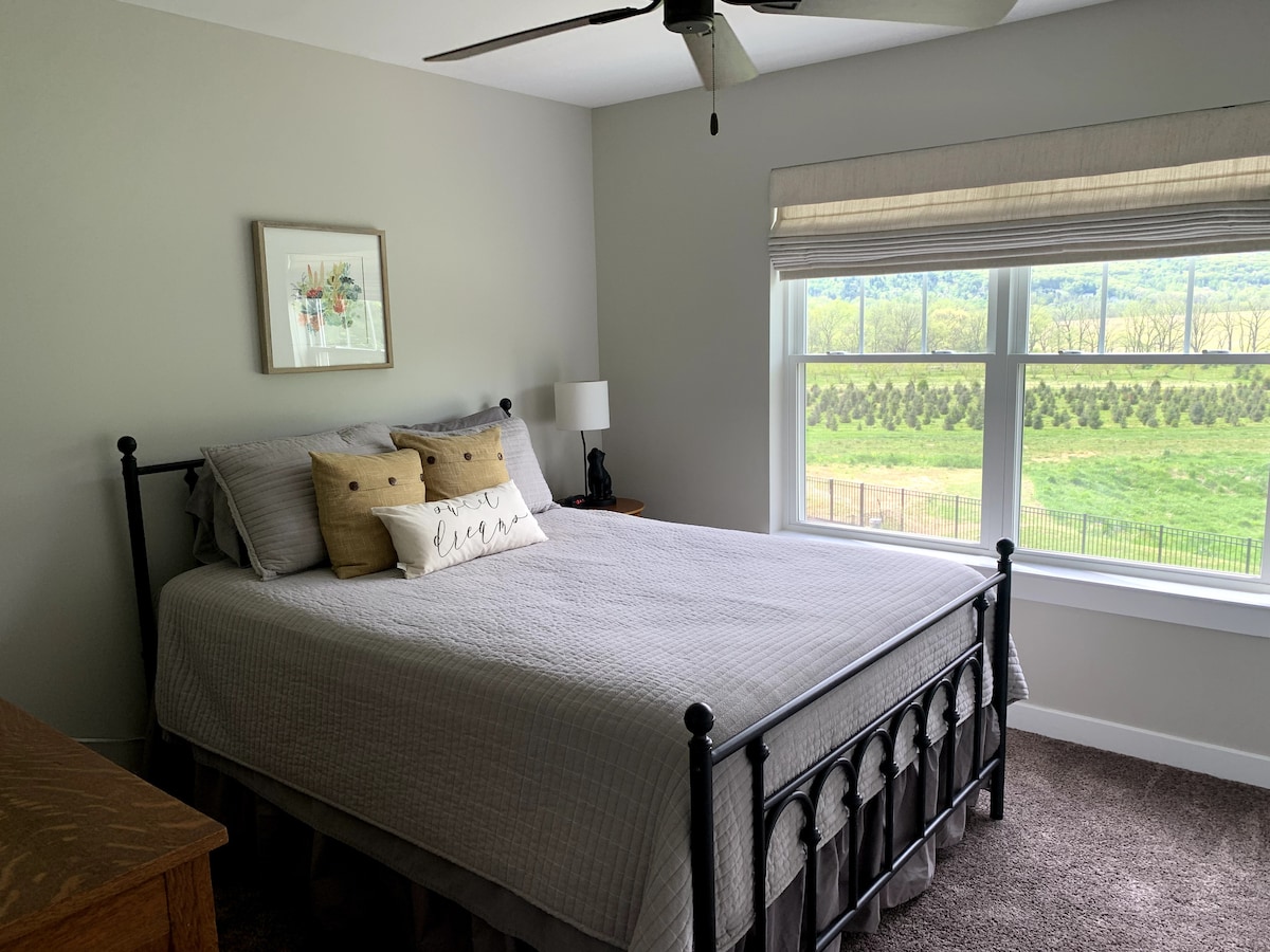 Საძინებელი 3 
საწოლი 152 × 203 სმ