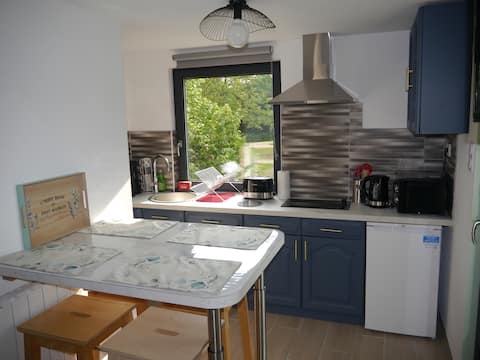 Successful Airbnb property: Float along the water in Territoire De Belfort