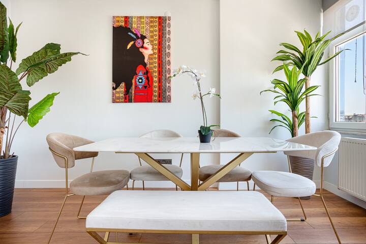 New 4BR/3BR duplex, AC/Elevator M3 gallery image 4