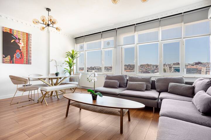 New 4BR/3BR duplex, AC/Elevator M3 gallery image 3