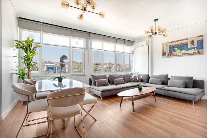 New 4BR/3BR duplex, AC/Elevator M3