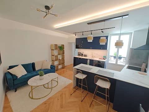 Top performing Airbnb: Chic and Cozy Apartment at the gates of Paris in Issy Les Moulineaux