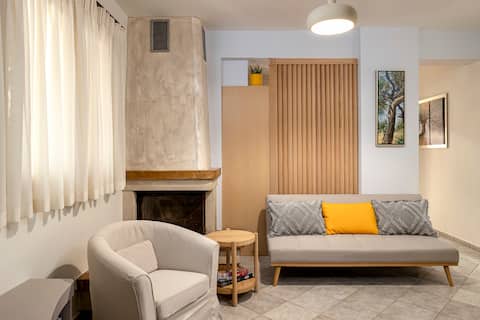 Top performing Airbnb: Pine Home - 5' from beach in Δήμος Χανίων