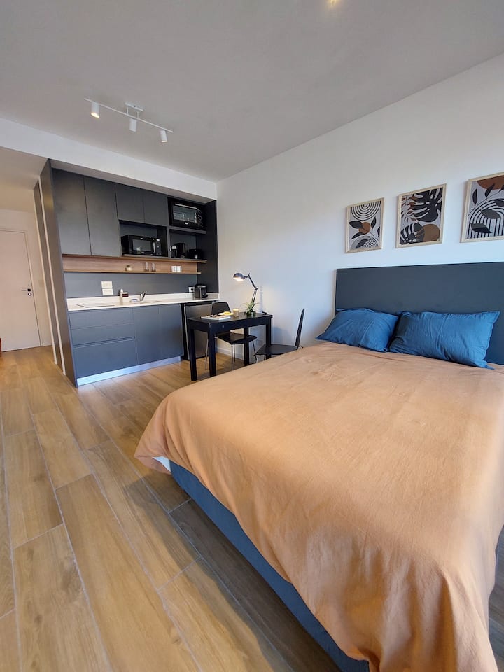 Kitnet com varanda em Villa Crespo