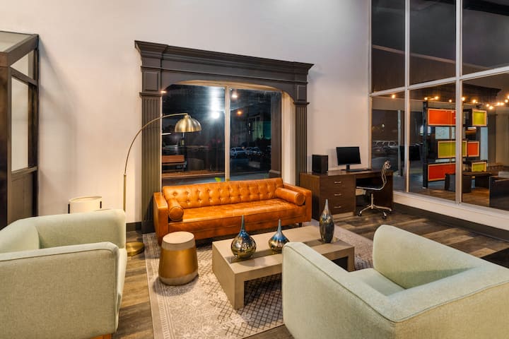 Studio Move In - Nashville, TN