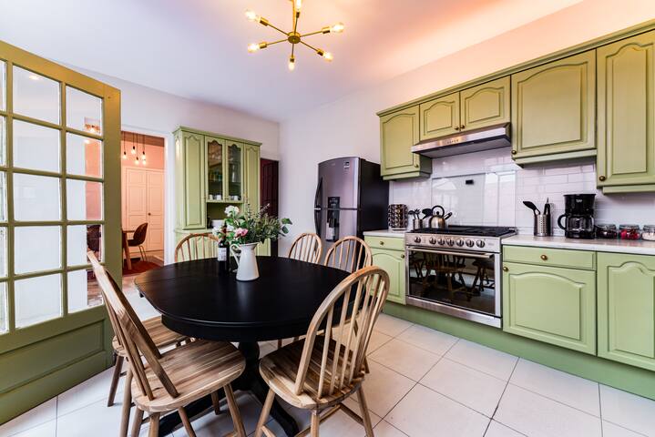 Unique Home with Art and Outdoor Dining Space gallery image 4