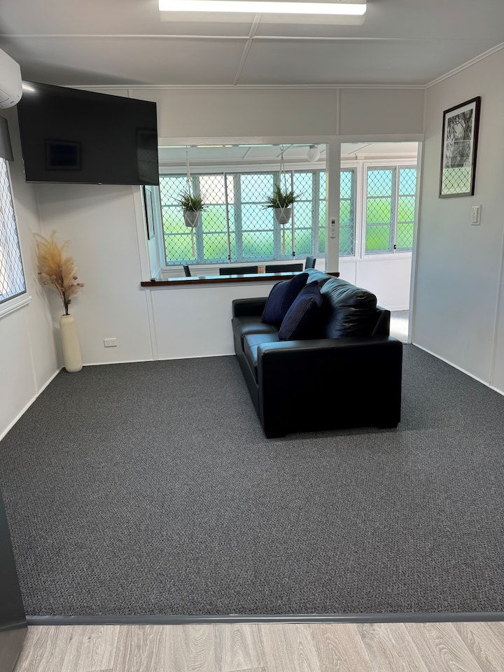 1 Bedroom Premium Self-serviced Apartment - Townsville