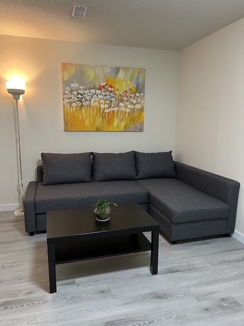 Popular Airbnb listing: Simpli Sweet ! 2 Rm 3 beds, centrally located in Victoria Fraserview