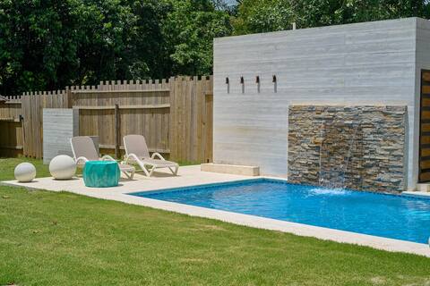 River front+Luxury deco+Tree House+Big Pool & more