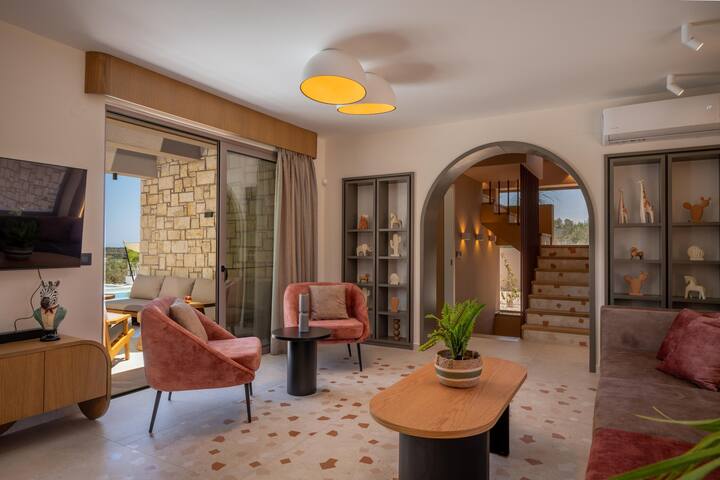 Dive into Bliss: Summer Oasis of Elegance & Joy gallery image 5