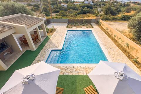 Villa Nirome xlarge private pool