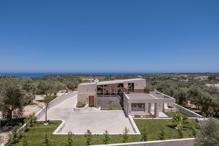 Dive into Bliss! Summer Oasis of Elegance & Joy gallery image 5