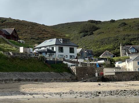 Upper Beach House
