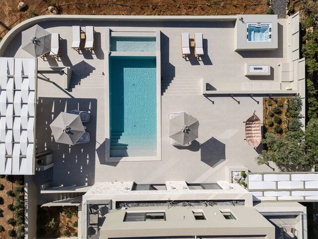 Manto Villa III, Heated Pool, SpaWhirpool, SeaView gallery image 5