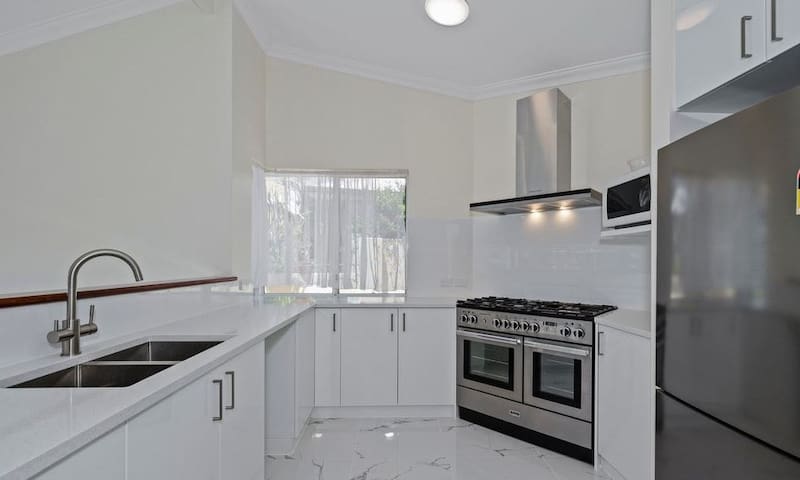 The Dolphin House gallery image 2