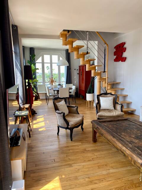 Popular Airbnb listing: Beautiful Art Deco duplex, warm and very conveniently located. in Boulogne Billancourt