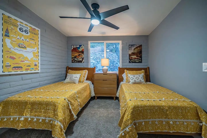 Მარშრუტი 66 ოთახი: ორი ერთადგილიანი საწოლი დაგაბრუნებთ ისტორიულ 66-ე მარშრუტზე!