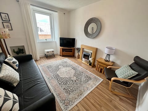 Popular Airbnb listing: Traditional City Centre Flat in Inverness West