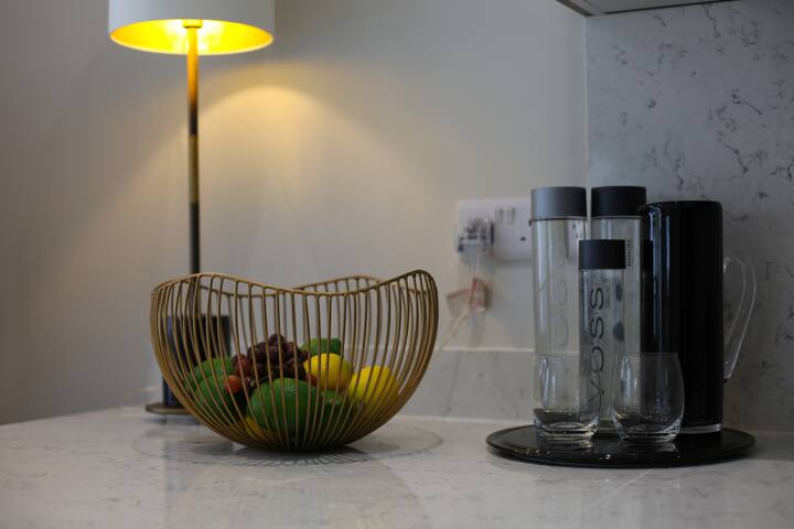 Elegant & Stylish Brand New 3 Bed Retreat gallery image 3