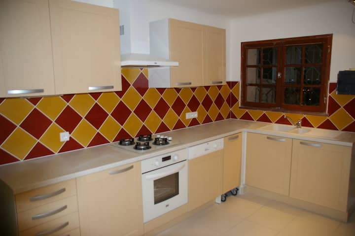 Appartement Dans Une Villa - Ollioules