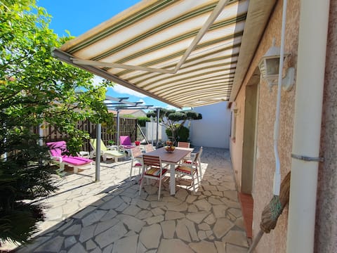 Illiberis villa 10 minutes from the beaches
