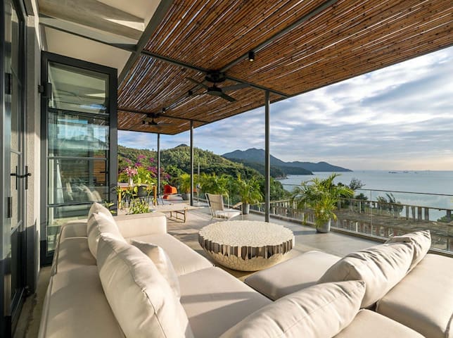 Beach house with a view gallery image 2