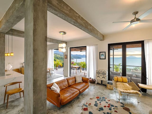 Beach house with a view gallery image 5