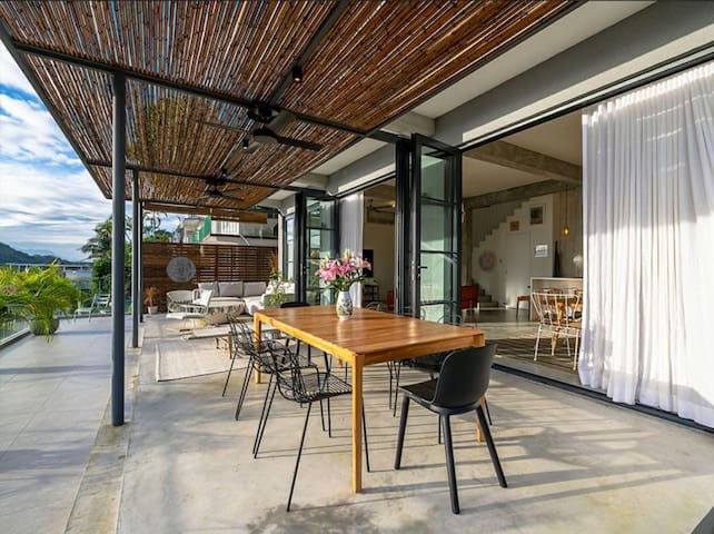 Beach house with a view gallery image 3