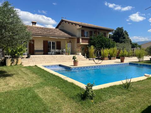 Villa composée de 4 appartements
