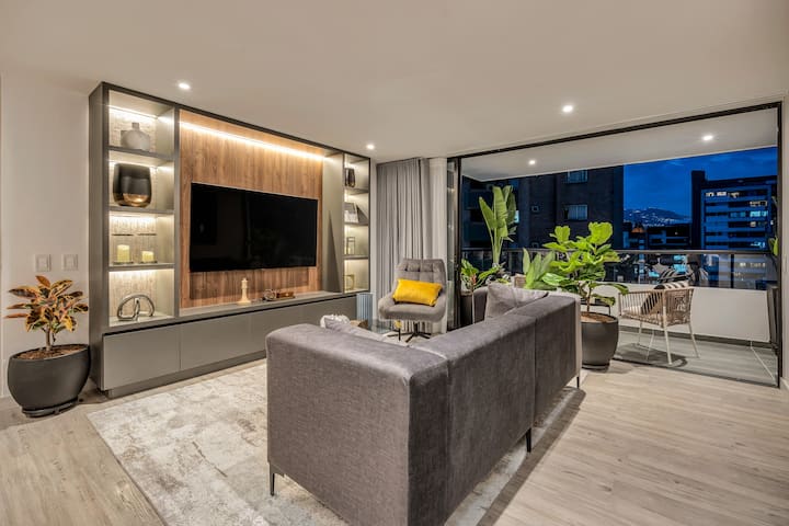Gorgeous Brand New Laureles Apto - Great Design