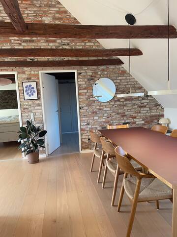 Charming penthouse close to metro gallery image 3