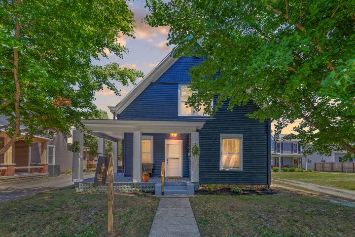The Luxe at Armenteros Property Group managed Airbnb listing 3