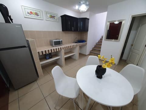 Top Airbnb: Great for young travelers! Equipped with a mini-split air conditioner. in Tepic