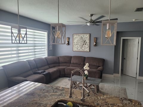 Top Airbnb: Paradise Suite With Private Pool in St. Cloud