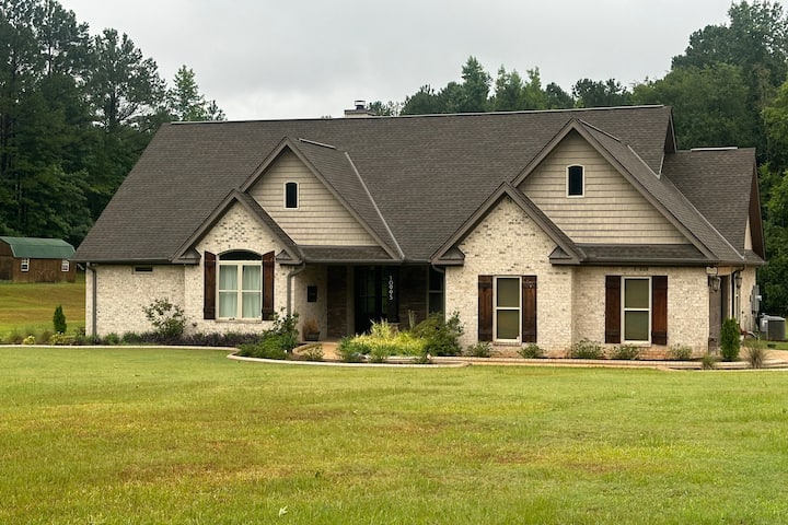 Private Home Away From Home - Tuscaloosa, AL