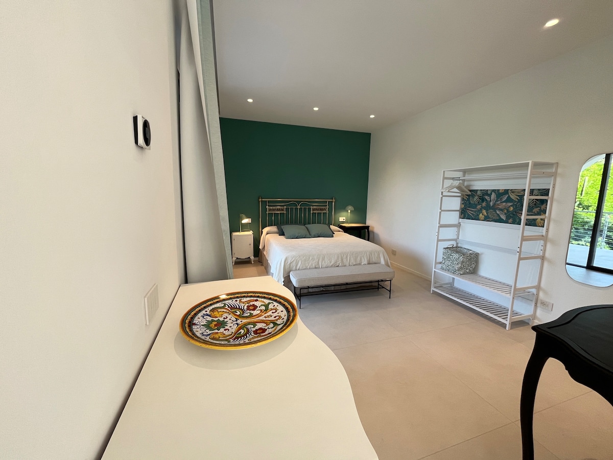 ห้องนอนเตียงใหญ่ 1