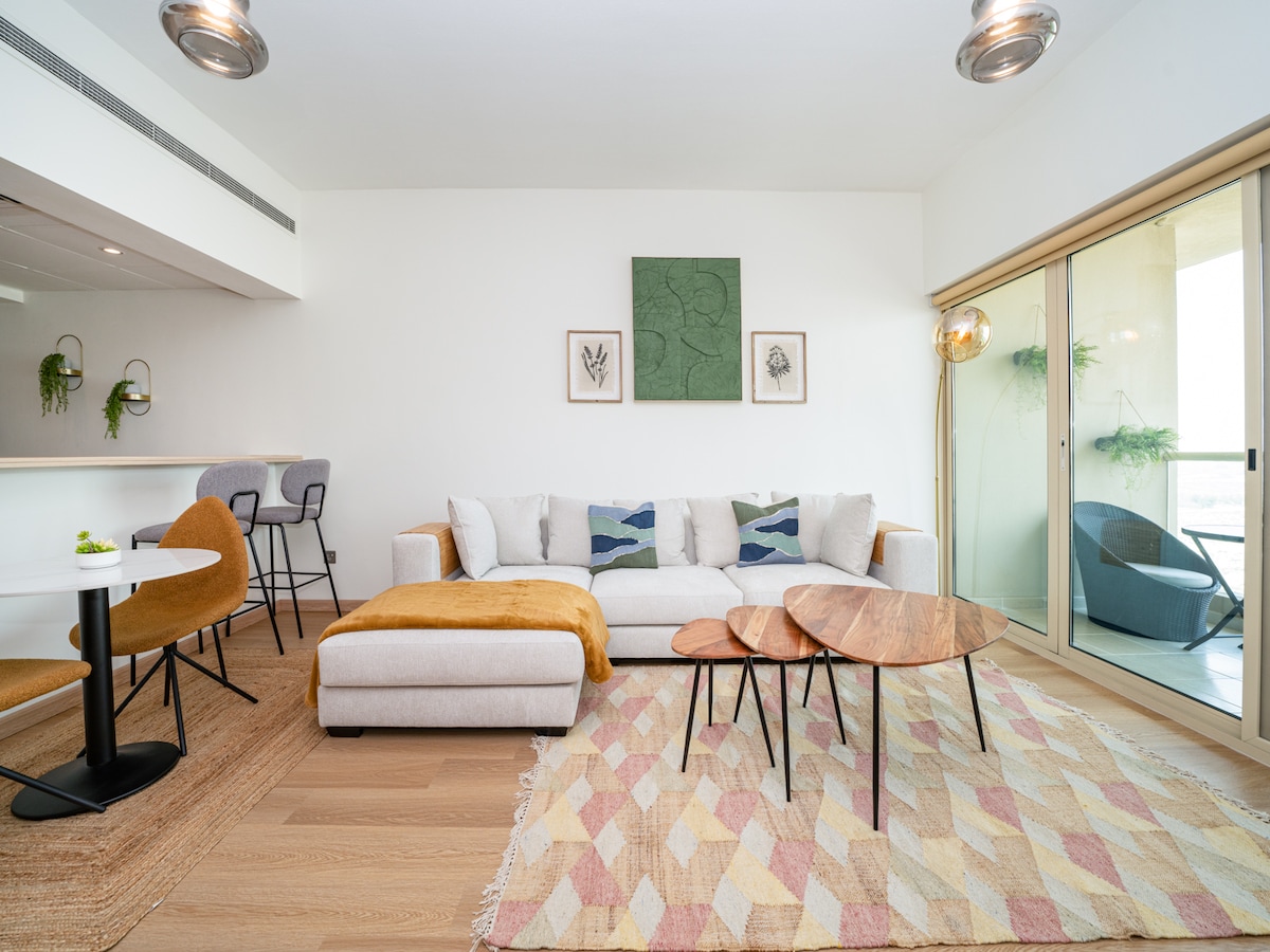 Successful Airbnb property: Stylish One Bedroom Sanctuary in the Greens in Al Thanyah Third