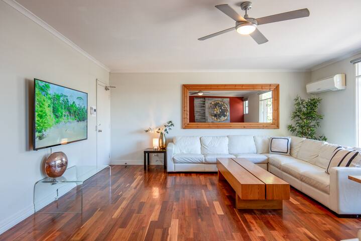 Two Apts. in Garden Complex near Casino, MCEC, MCG gallery image 3