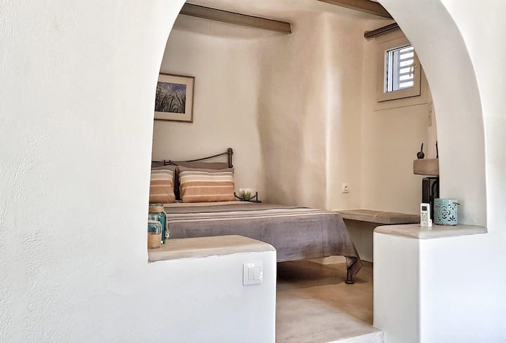 Rustic Chic Studio in a Tiny Cycladic Village