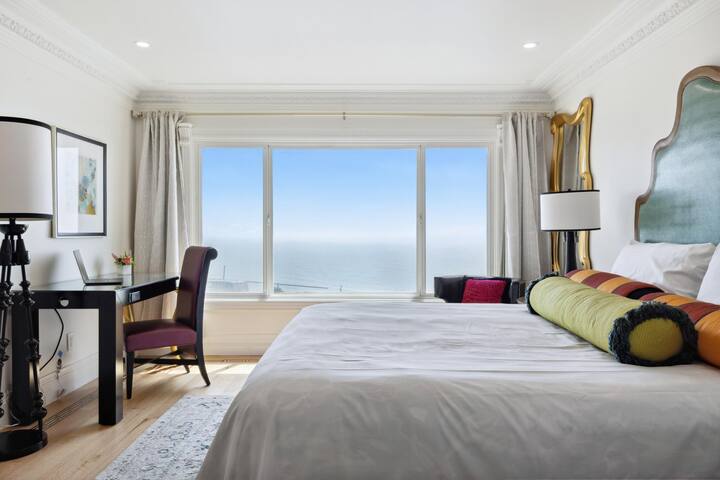 Luxe Oceanview Game Room Retreat in Ideal Location gallery image 4