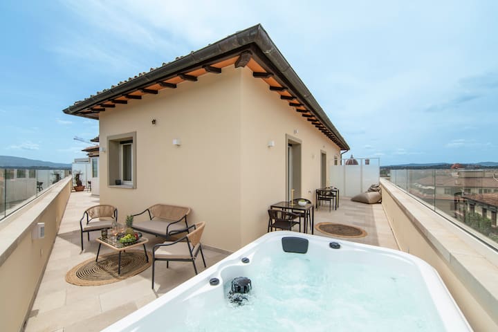 Luxury: Penthouse with Terrace over Florence