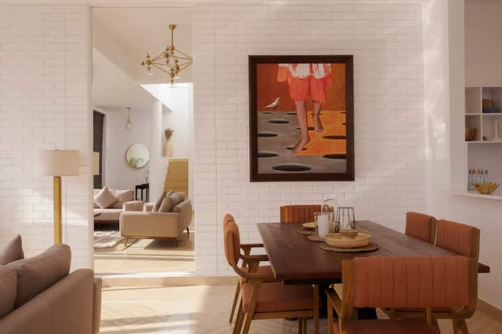 Dining area image 1