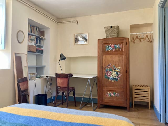 Private room with 1 bedrooms in Pau - Chambre indépendante, calme, chez l'habitant