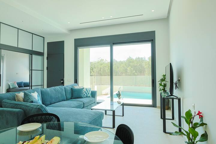 Luxury Villa w/ Plunge Pool and Hot Tub gallery image 4