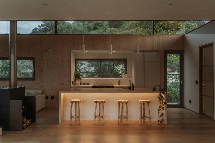 Zen Mountain Oasis | Luxury Design · Solar · Beach