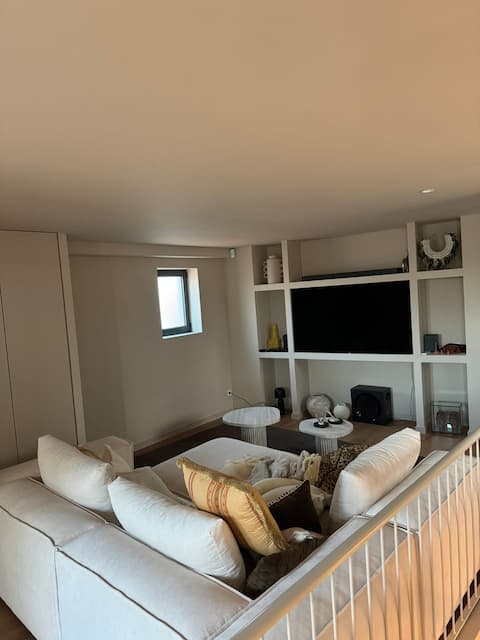 Top Airbnb: Monthly 180º Panoramic Sea View Villa with terrace em União Das Freguesias De Lordelo Do Ouro E Massarelos